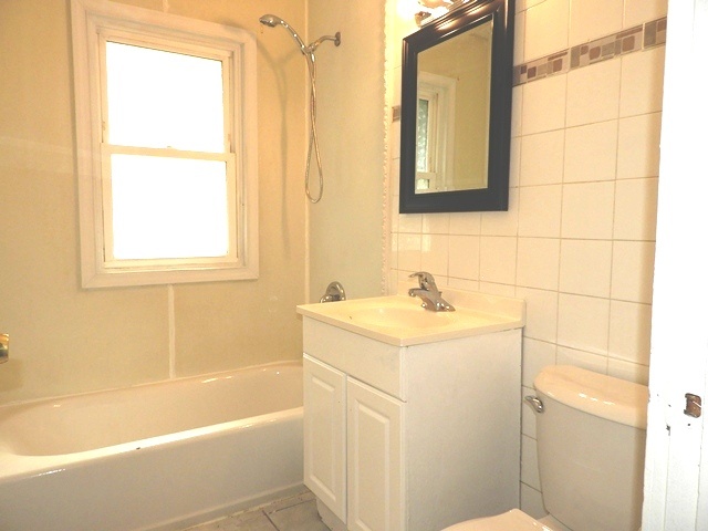 1301 Park Avenue, North Chicago, IL 60064