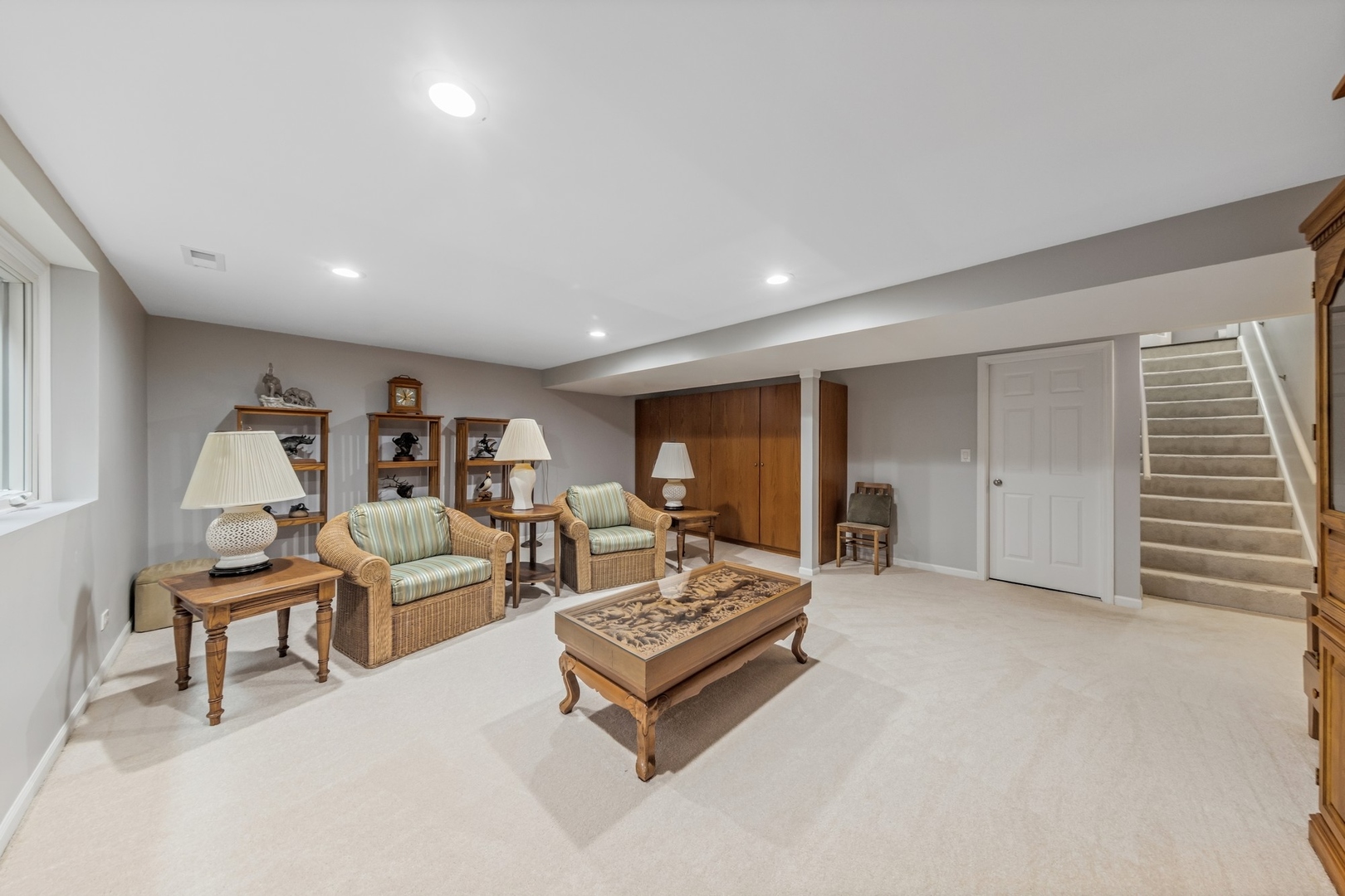 100 Briarwood Circle, Oak Brook, IL 60523