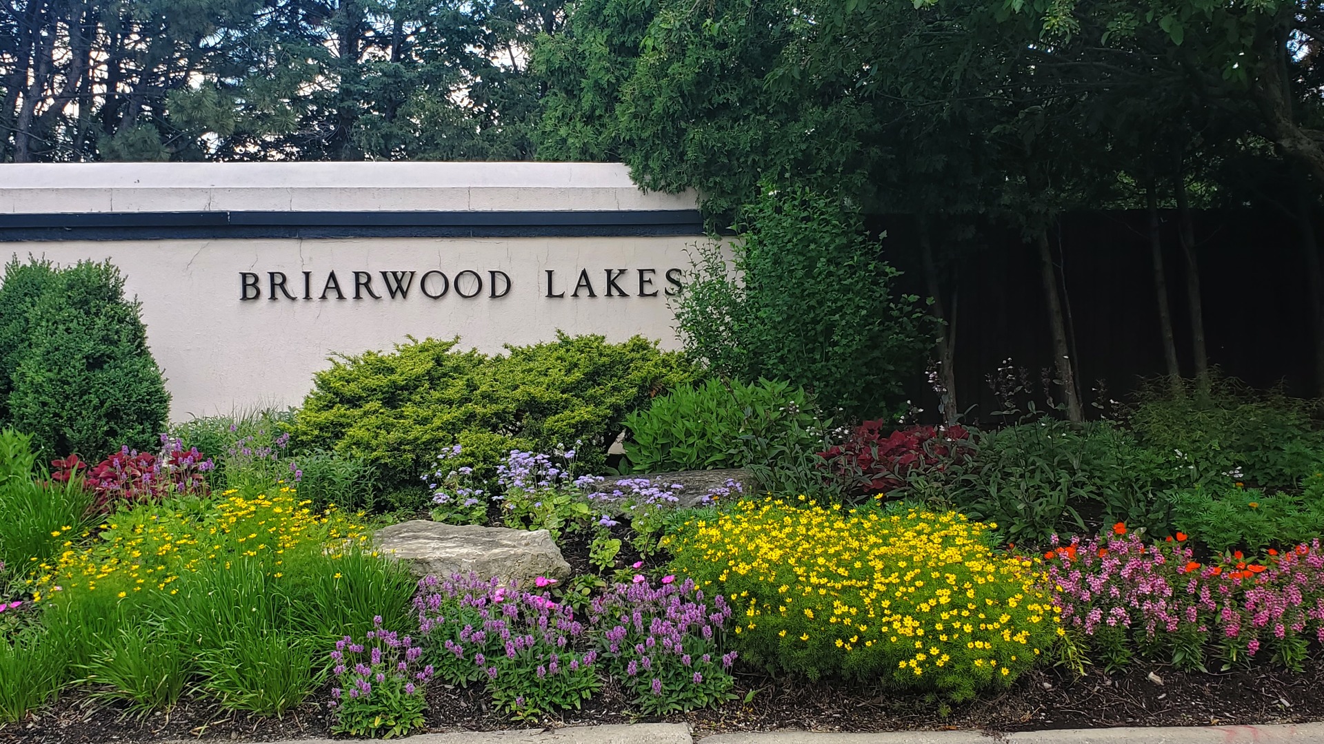 100 Briarwood Circle, Oak Brook, IL 60523