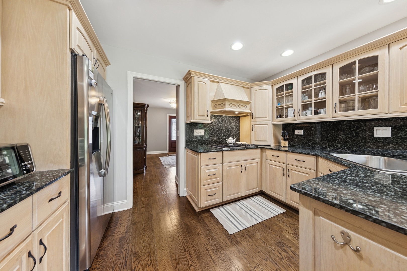 100 Briarwood Circle, Oak Brook, IL 60523