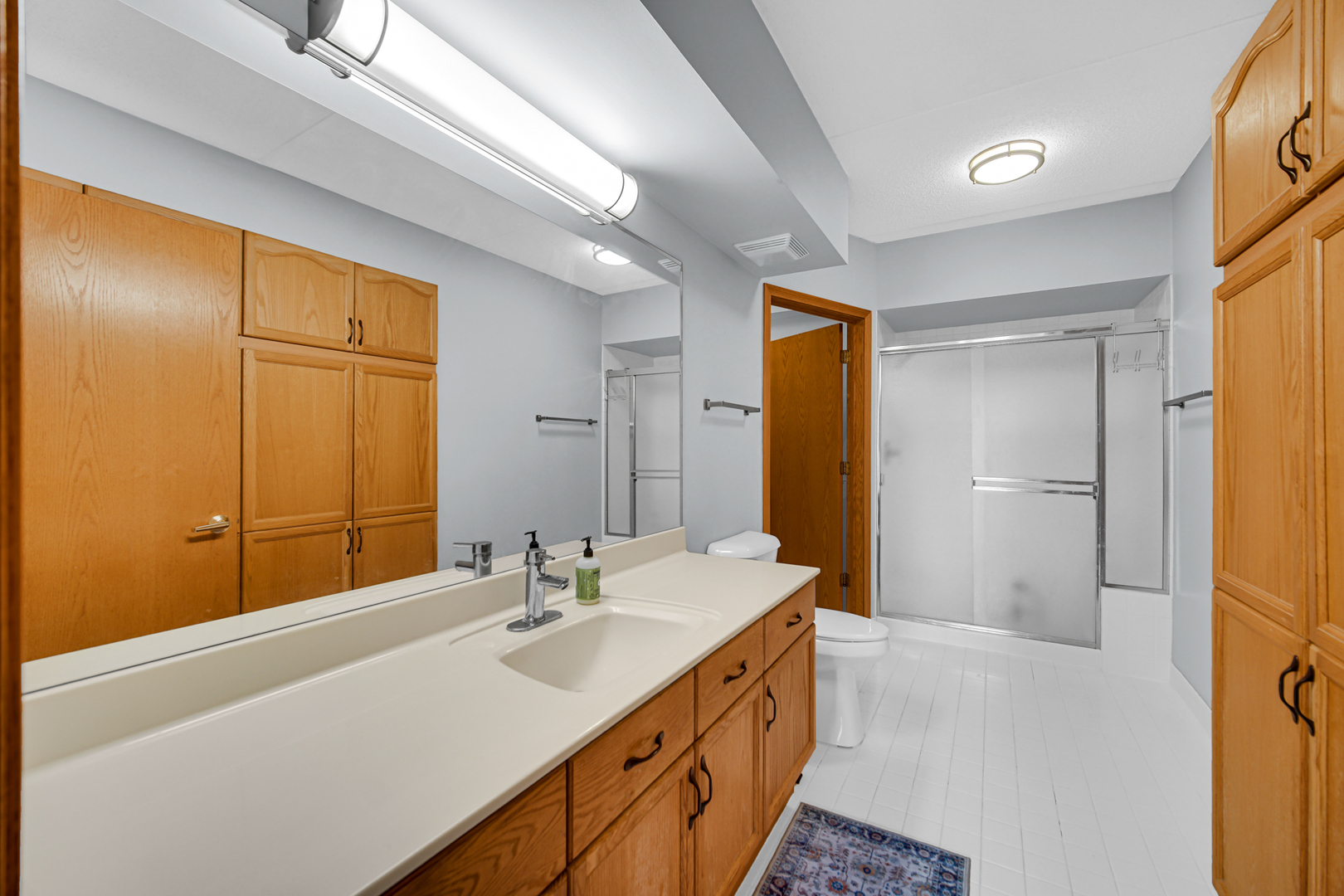 1636 Ashland Avenue #209, Des Plaines, IL 60016