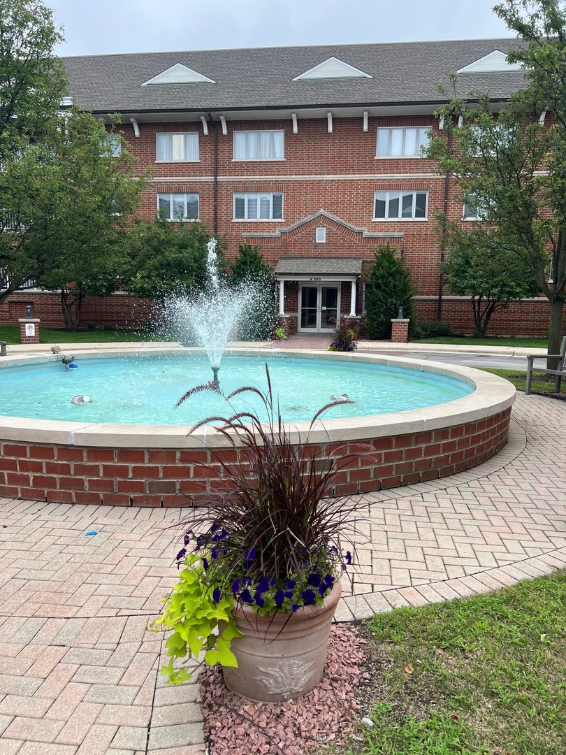 460 S NORTHWEST Highway #409, Park Ridge, IL 60068
