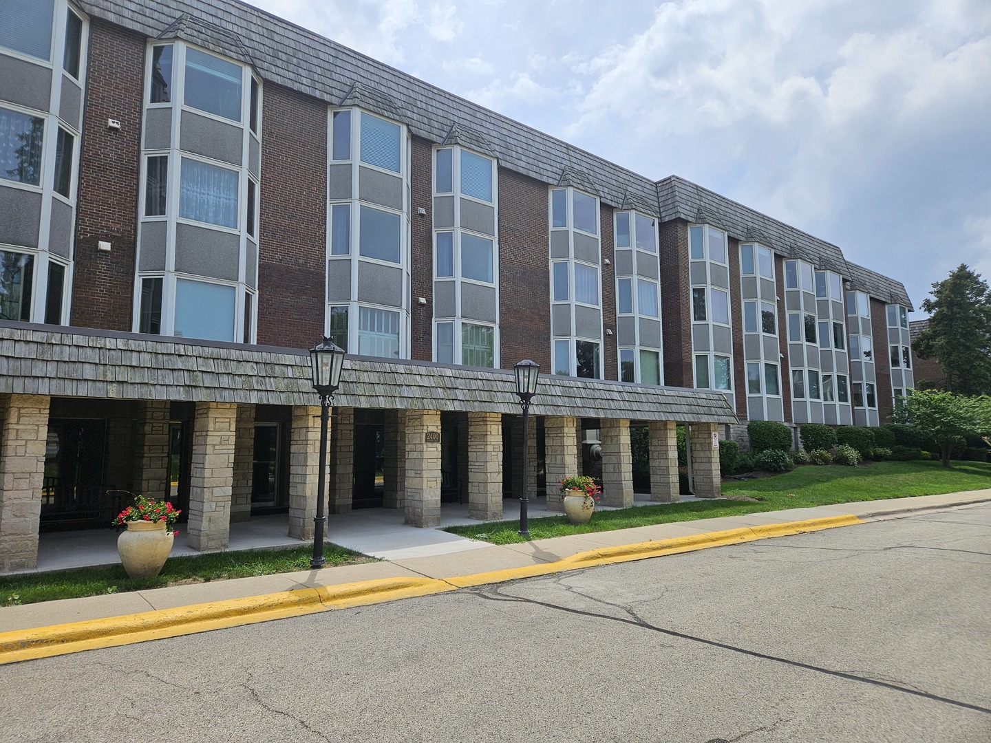 2400 Windsor Mall #1E, Park Ridge, IL 60068
