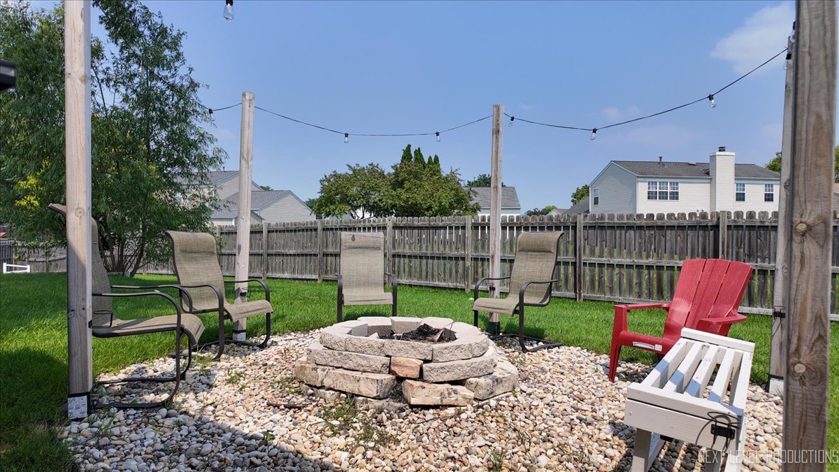 1934 Mission Hills Drive, Elgin, IL 60123