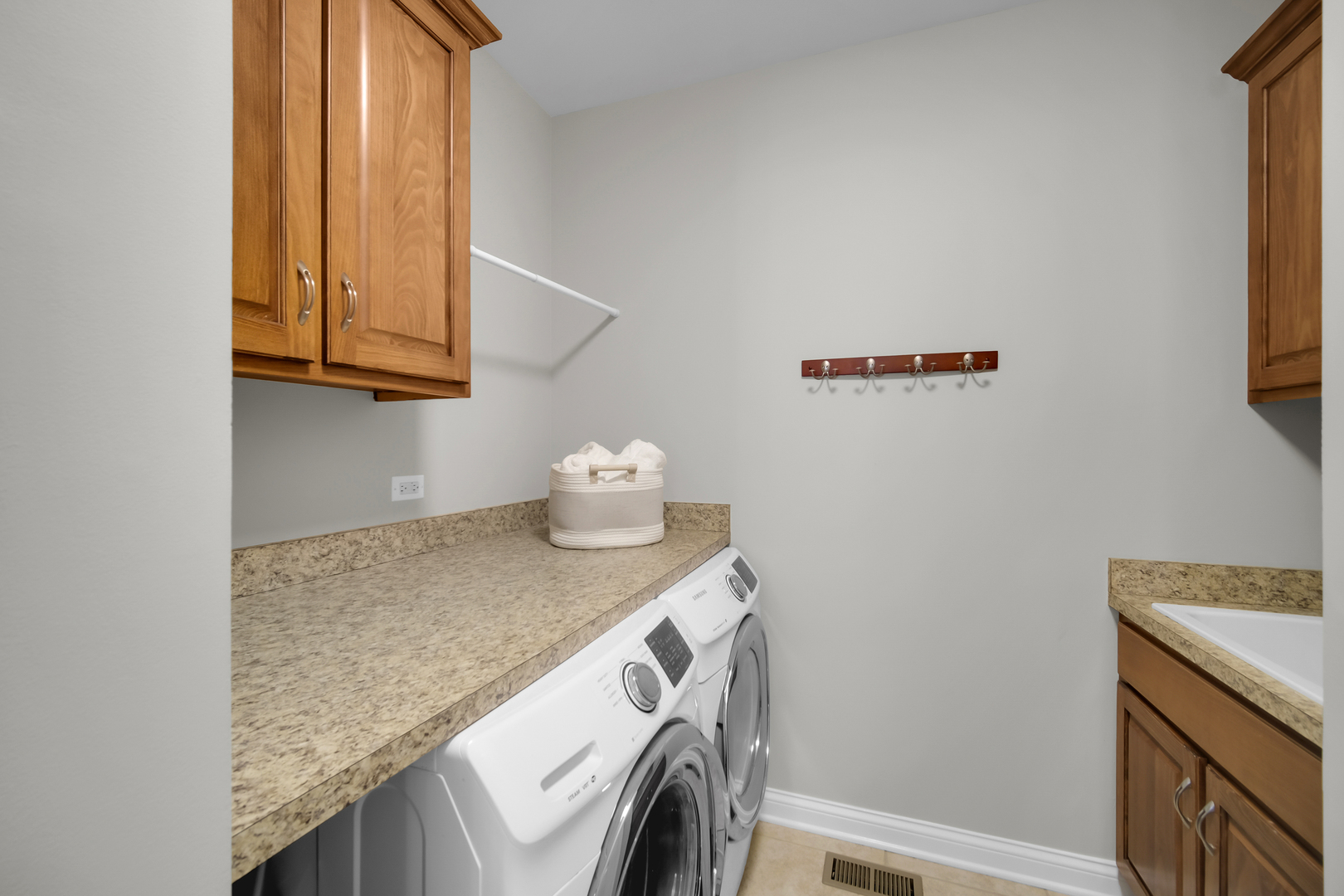 5617 Durand Drive #5617, Downers Grove, IL 60516