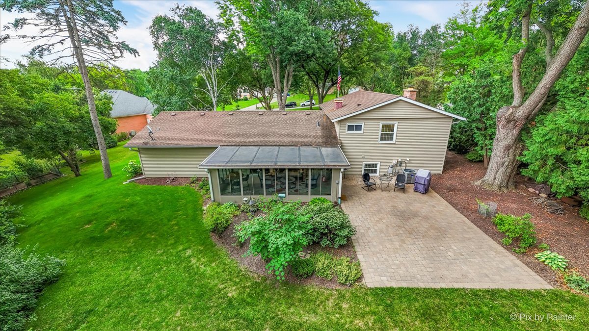 1836 Maple Lane, Sleepy Hollow, IL 60118
