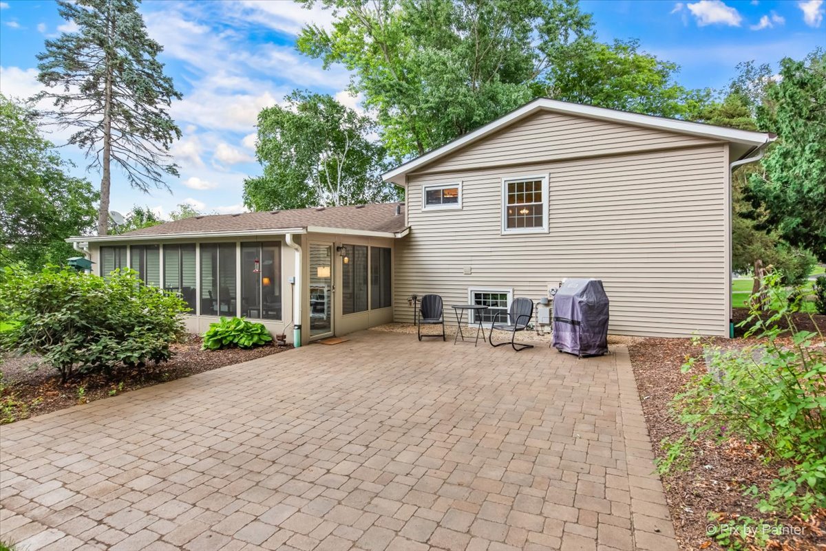 1836 Maple Lane, Sleepy Hollow, IL 60118