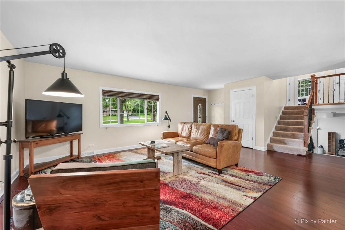 1836 Maple Lane, Sleepy Hollow, IL 60118