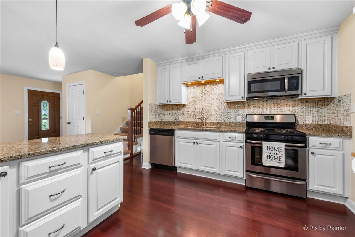 1836 Maple Lane, Sleepy Hollow, IL 60118