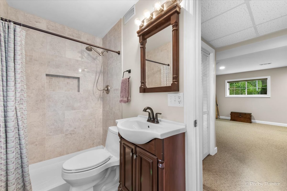 1836 Maple Lane, Sleepy Hollow, IL 60118