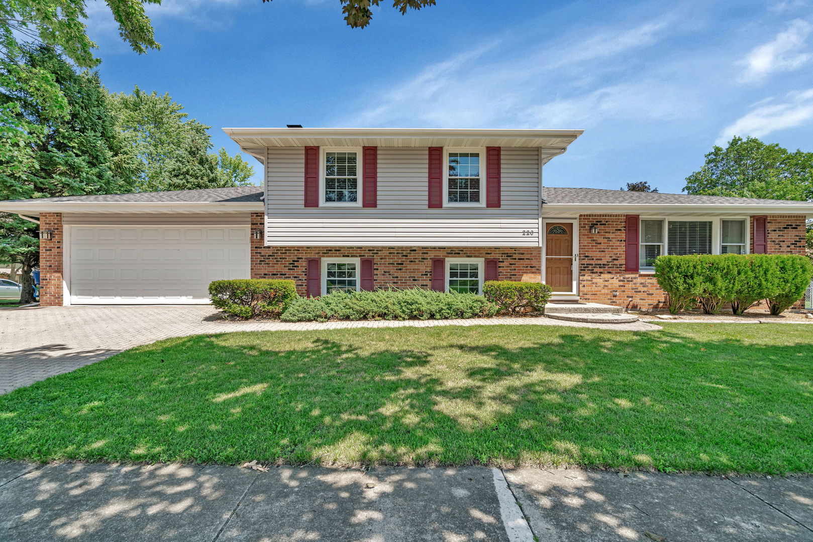 220 Shabbona Drive, Minooka, IL 60447
