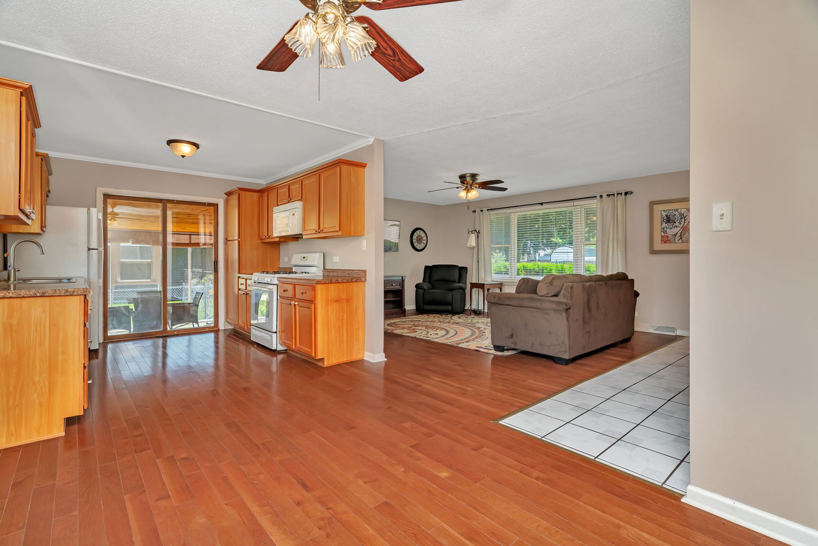 220 Shabbona Drive, Minooka, IL 60447