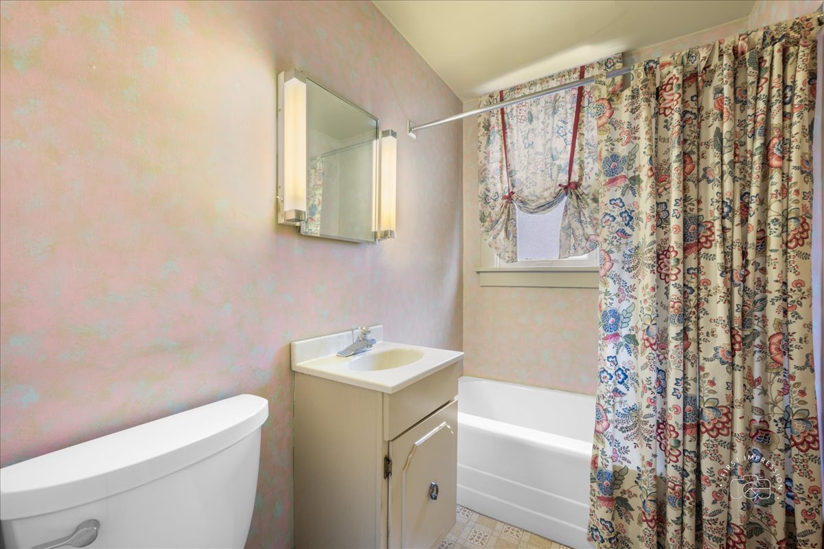 311 North Avenue, Naperville, IL 60540