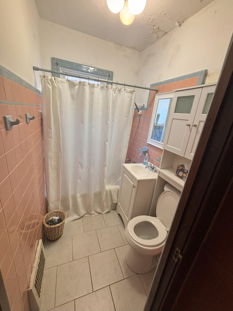 4304 N Oriole Avenue, Norridge, IL 60706