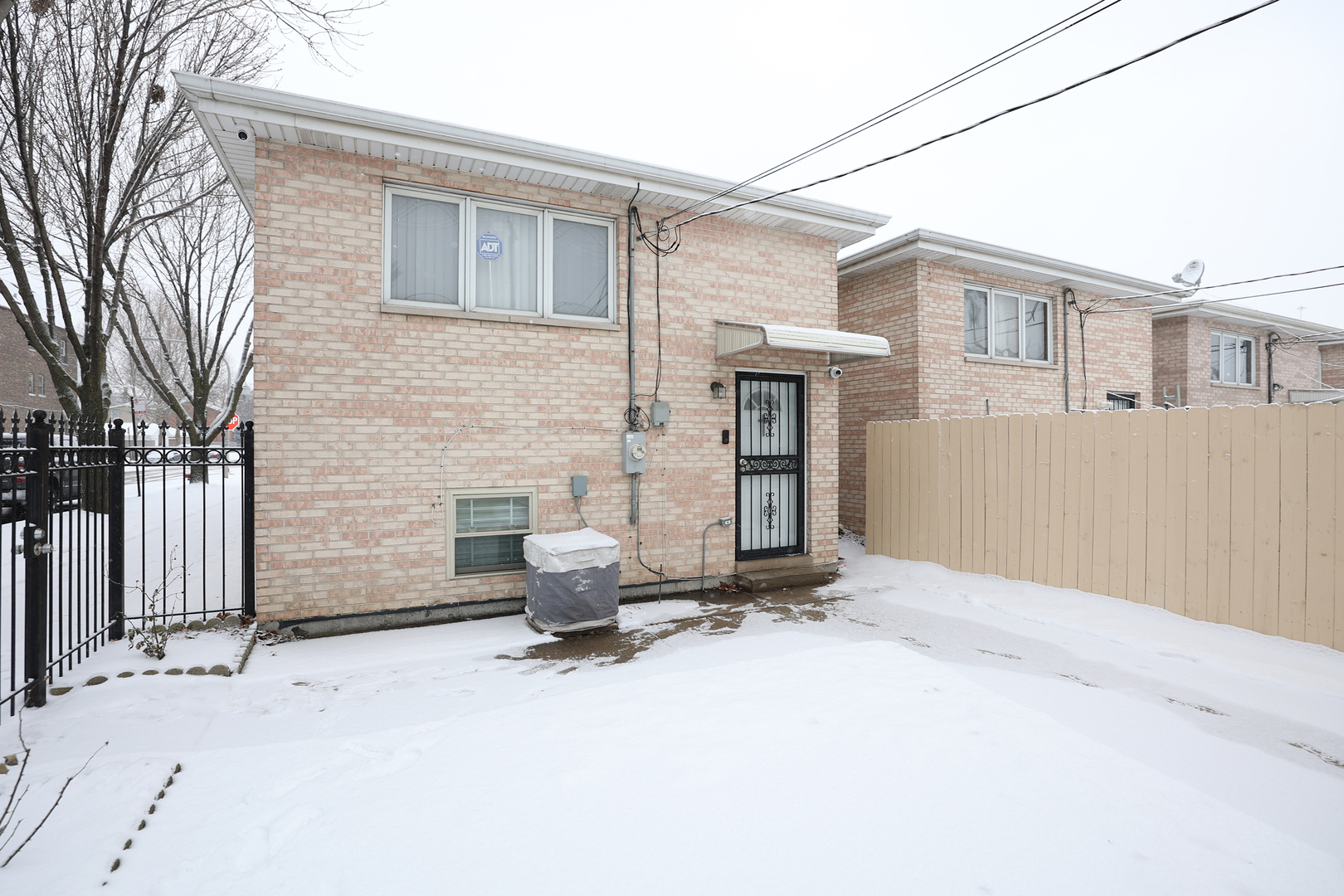 3267 S Hamilton Avenue, Chicago, IL 60608
