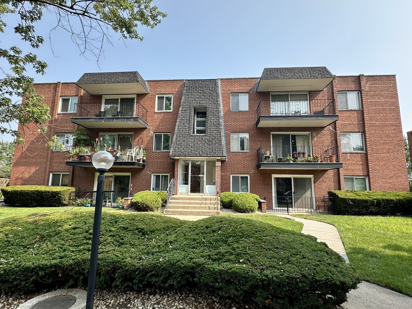 5712 128th Street #1A, Crestwood, IL 60418