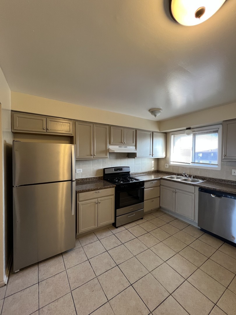 3448 Salem Walk Drive #A2, Northbrook, IL 60062