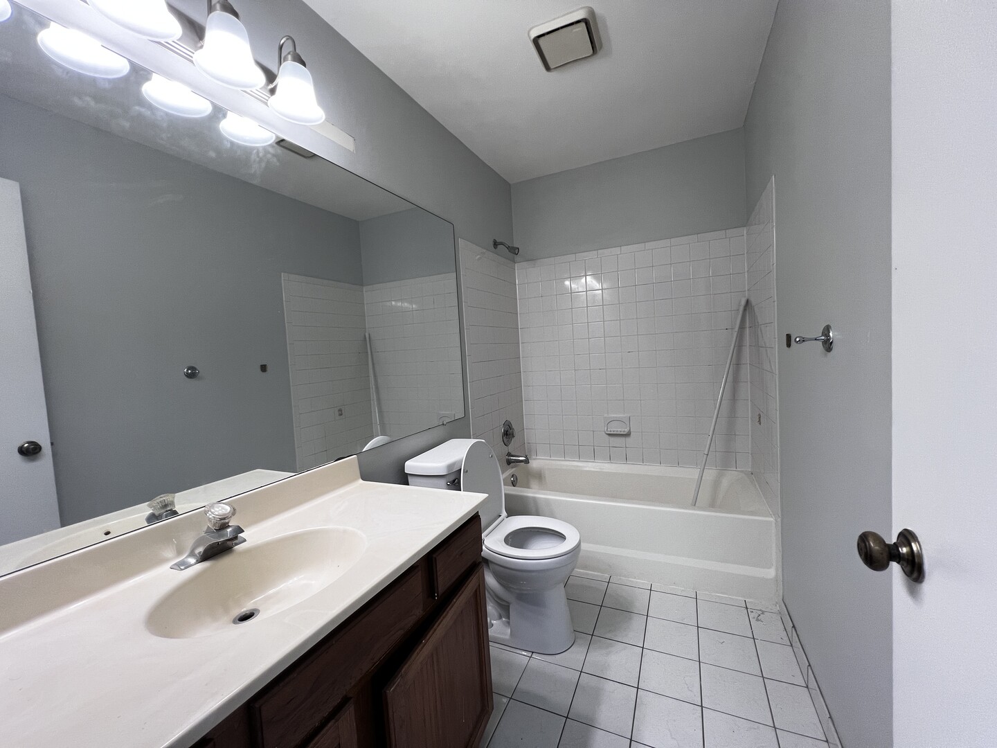 1149 REGENCY Drive #1149, Schaumburg, IL 60193
