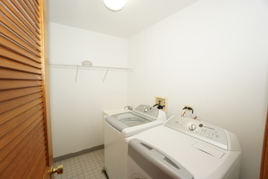 907 ELDERBERRY Circle #111, Naperville, IL 60563