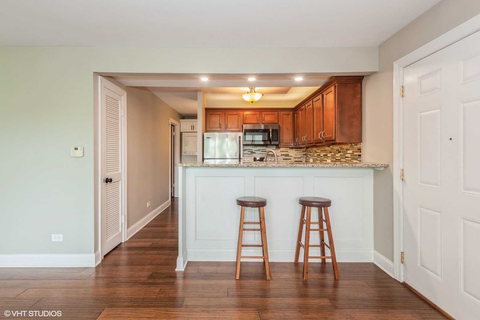 5507 E Lake Drive #101-B, Lisle, IL 60532