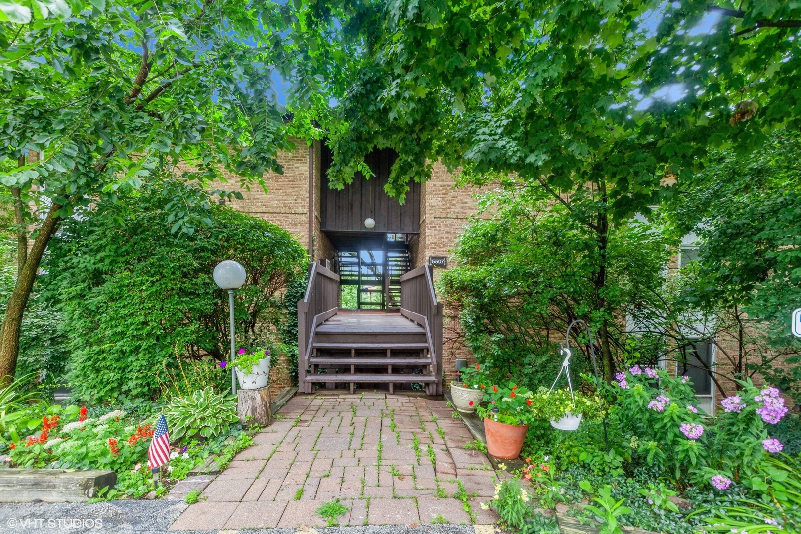 5507 E Lake Drive #101-B, Lisle, IL 60532