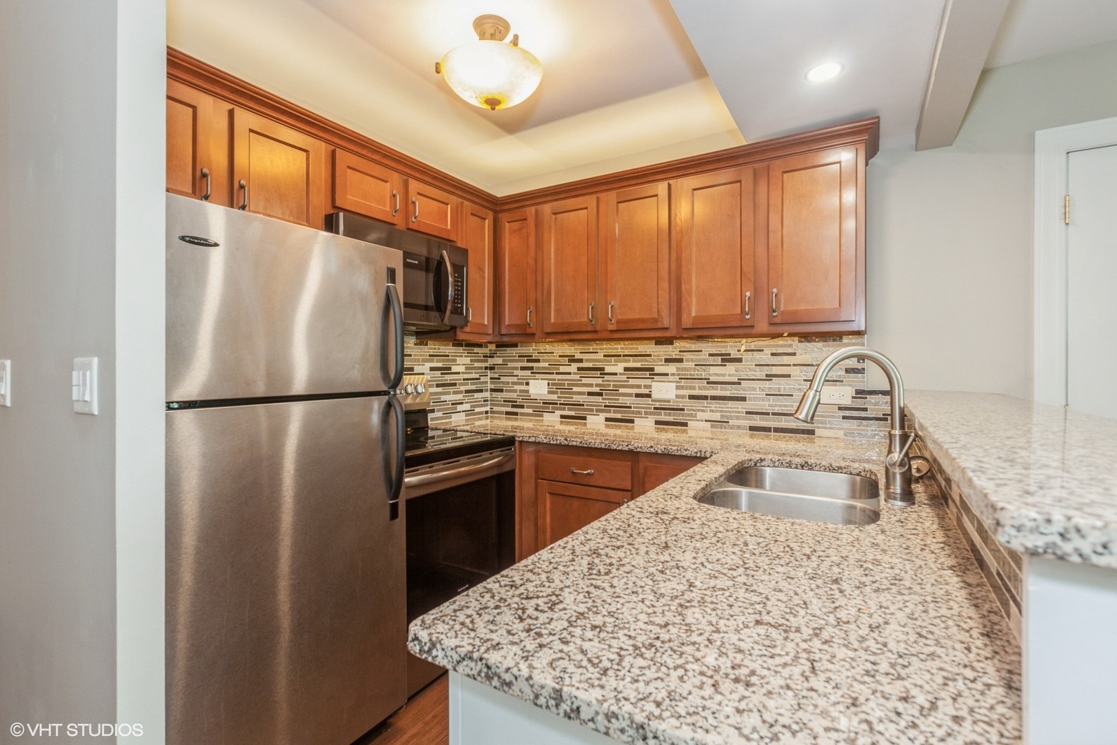 5507 E Lake Drive #101-B, Lisle, IL 60532