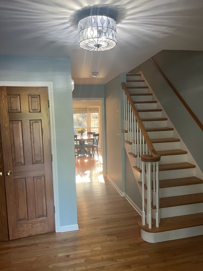 156 Carleton Avenue, Glen Ellyn, IL 60137