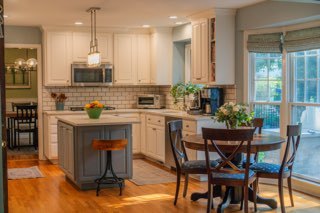 156 Carleton Avenue, Glen Ellyn, IL 60137
