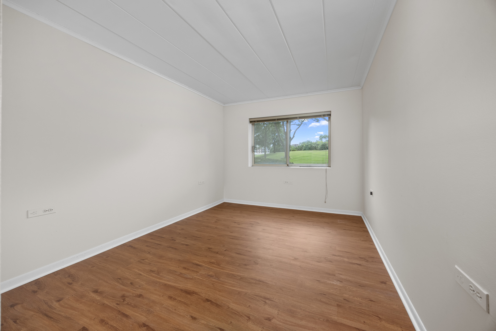 5540 Walnut Avenue #26A, Downers Grove, IL 60515