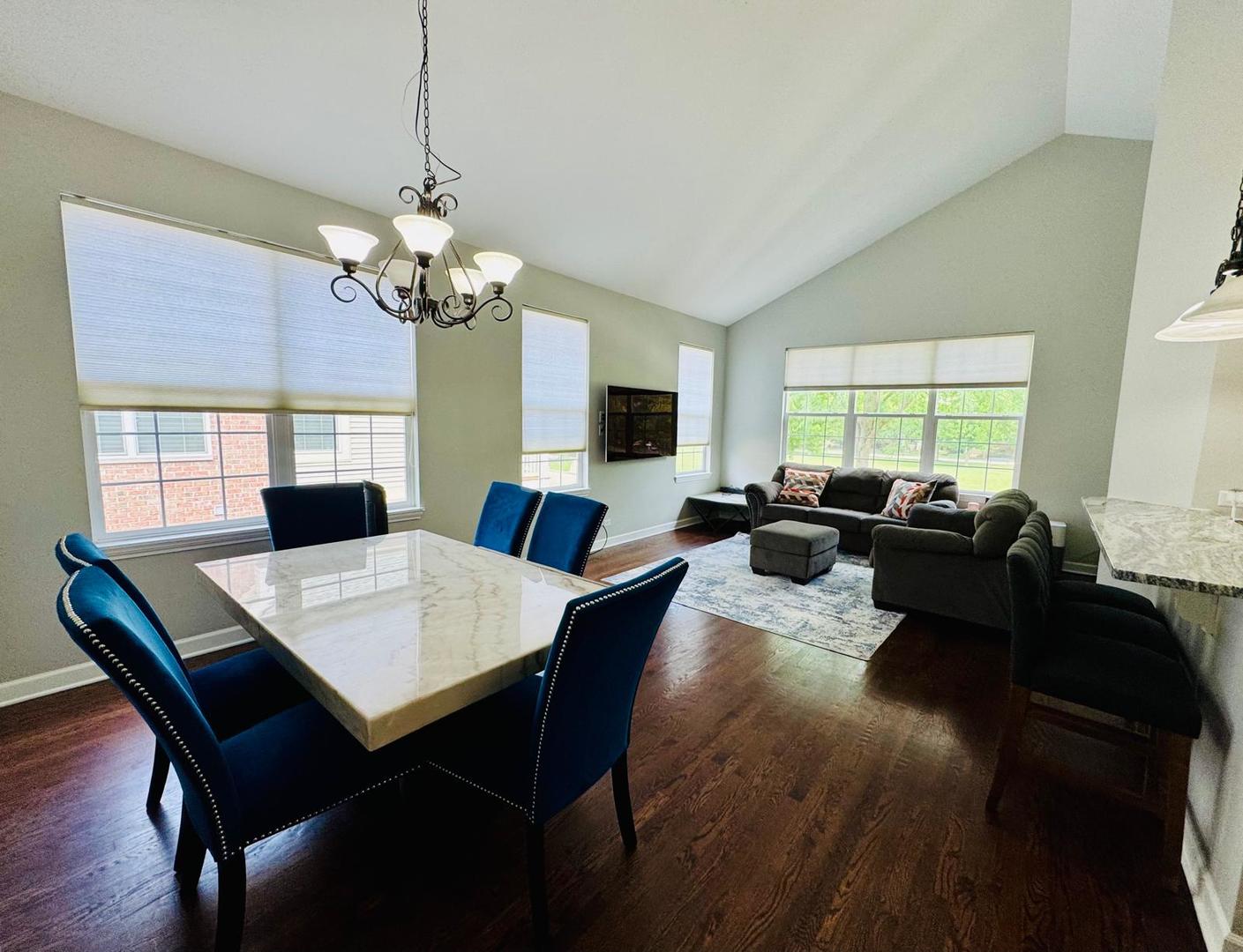 326 Broadmoor Lane #450, Bartlett, IL 60103