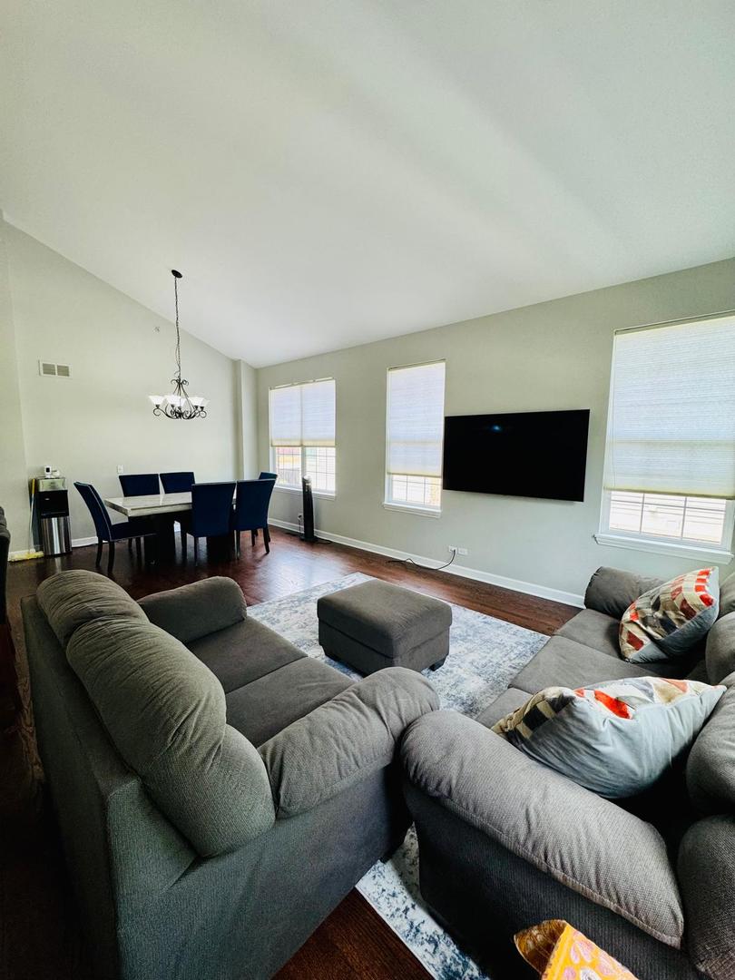 326 Broadmoor Lane #450, Bartlett, IL 60103