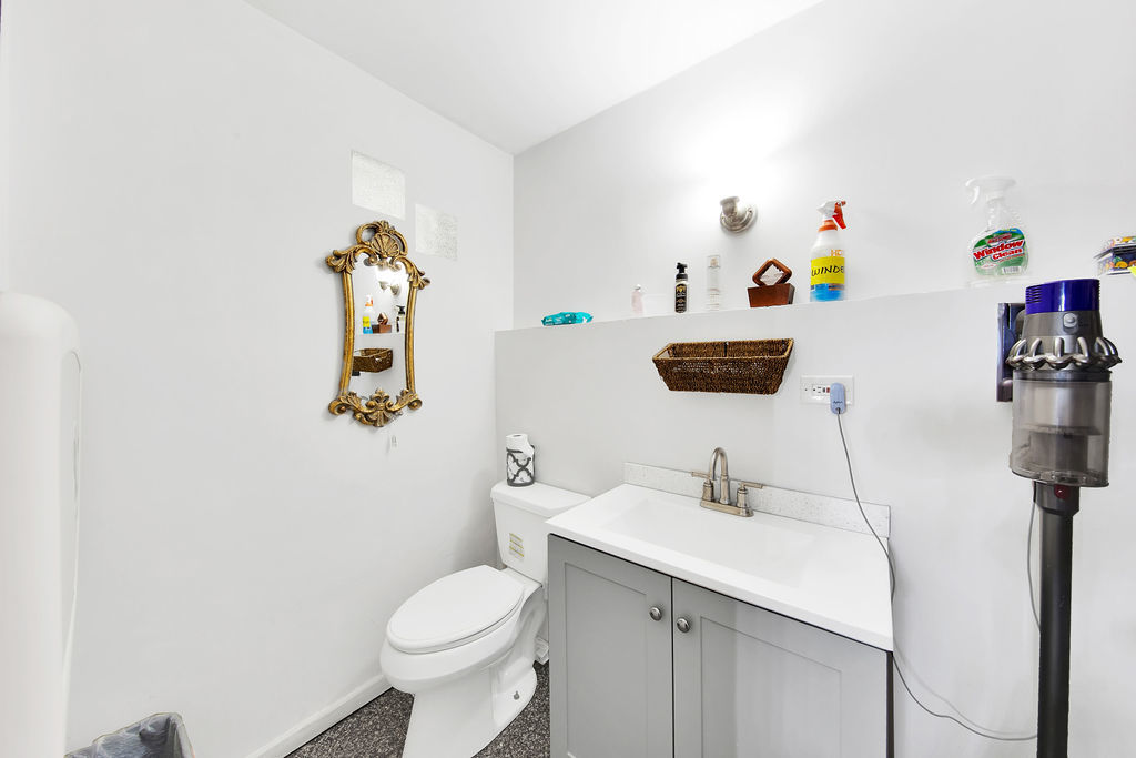 4235 S Archer Avenue, Chicago, IL 60632