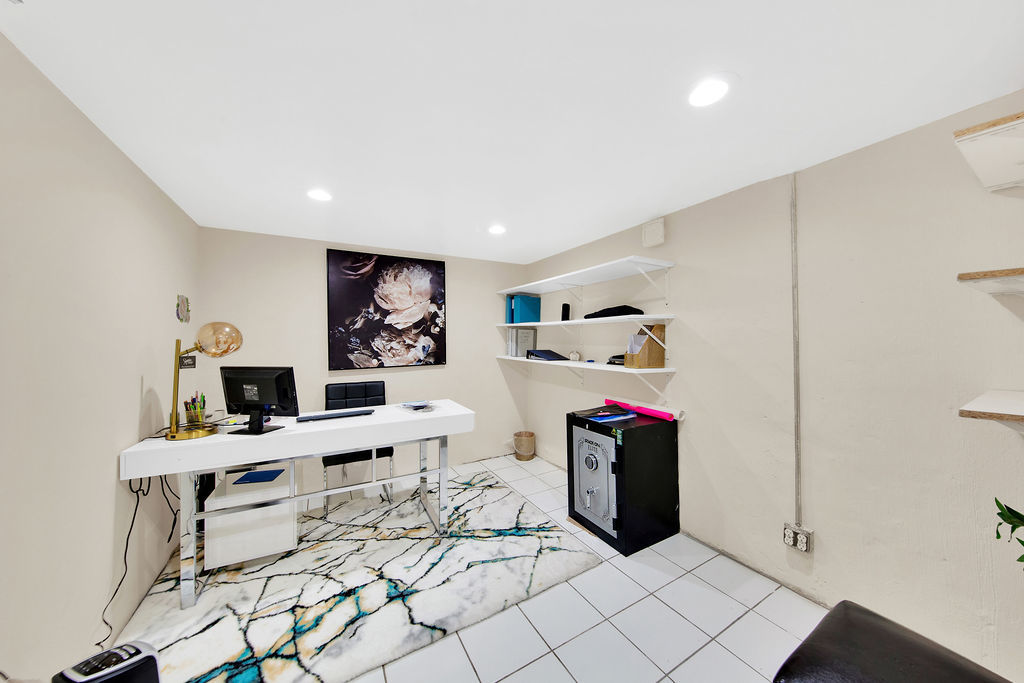 4235 S Archer Avenue, Chicago, IL 60632