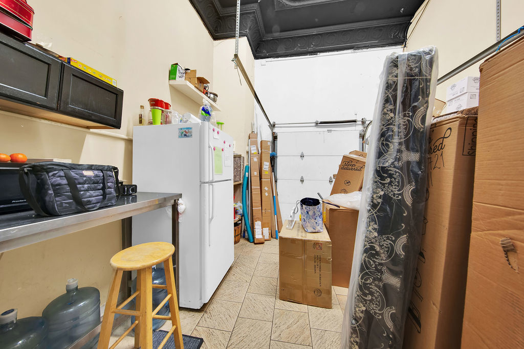4235 S Archer Avenue, Chicago, IL 60632