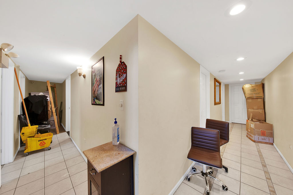 4235 S Archer Avenue, Chicago, IL 60632