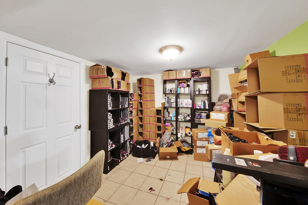 4235 S Archer Avenue, Chicago, IL 60632