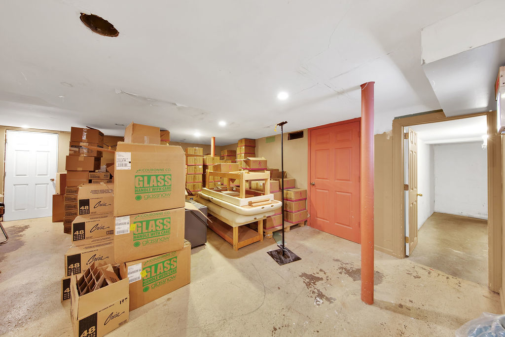 4235 S Archer Avenue, Chicago, IL 60632