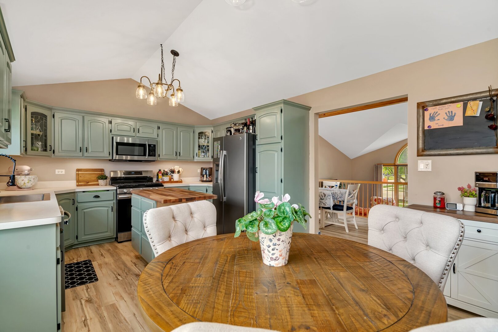 806 Feeney Drive, Minooka, IL 60447
