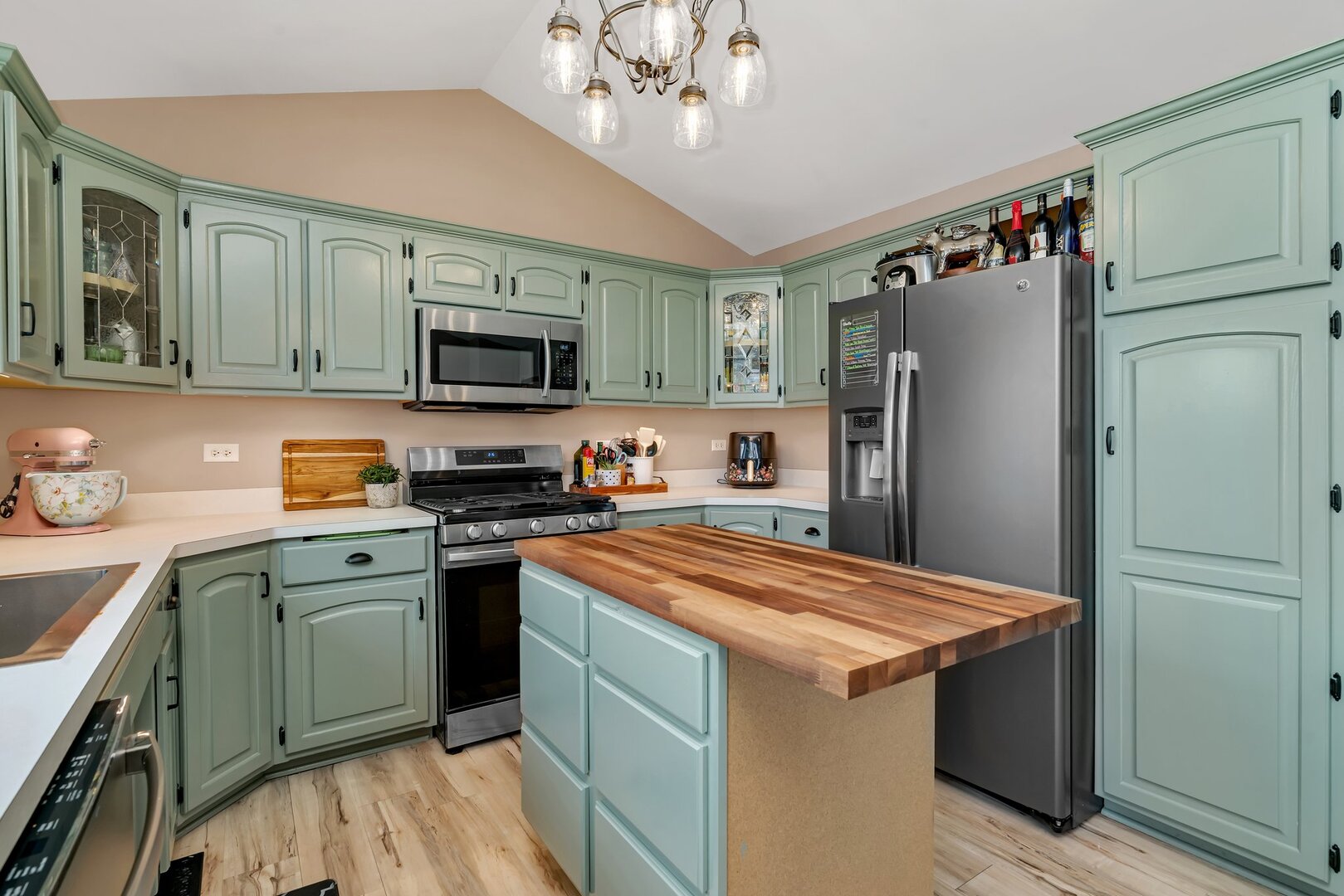 806 Feeney Drive, Minooka, IL 60447