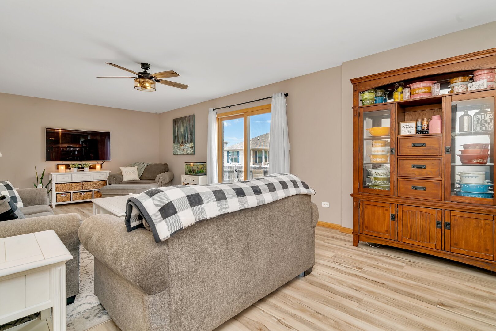 806 Feeney Drive, Minooka, IL 60447