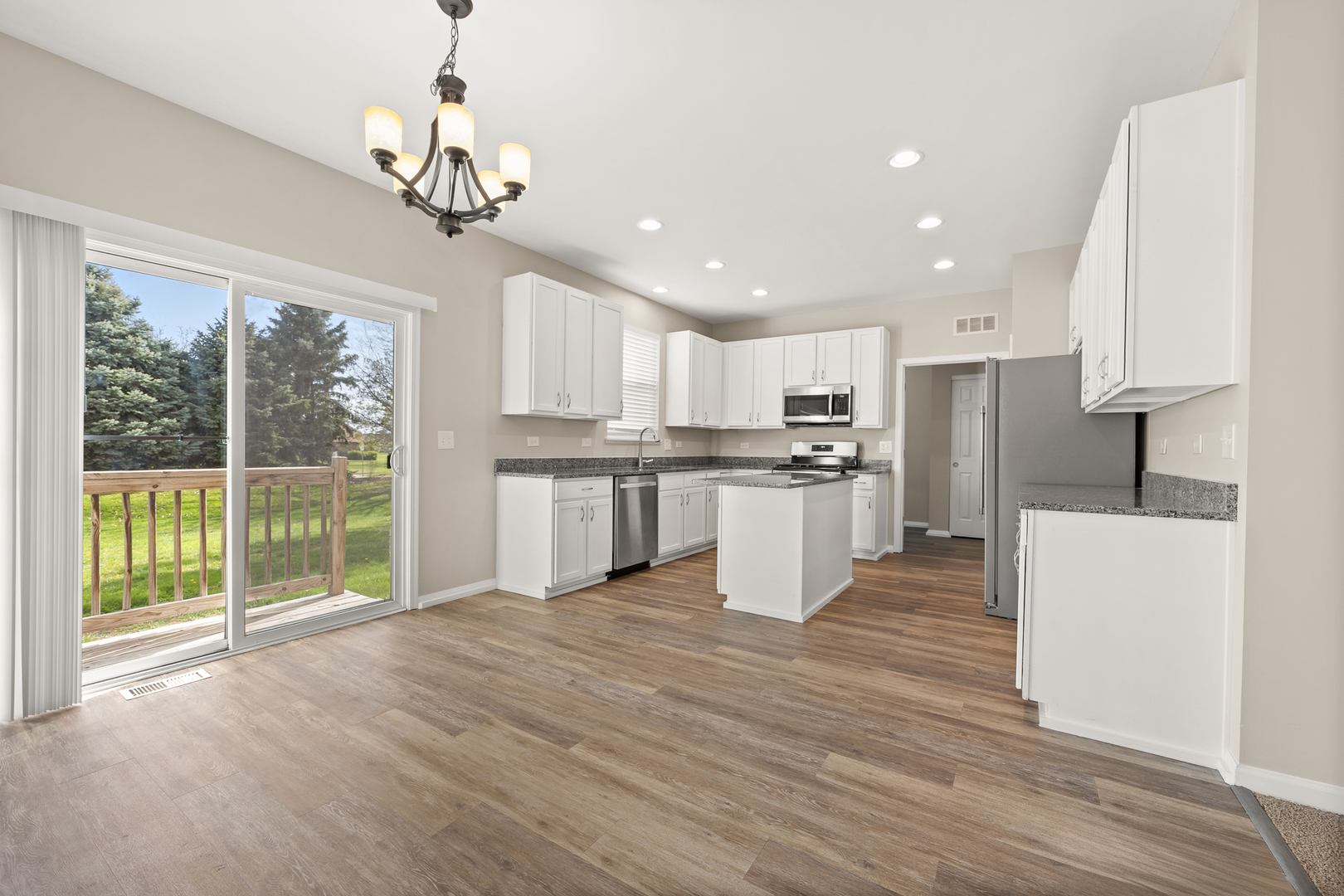 304 CLARIDGE Circle, Bolingbrook, IL 60440