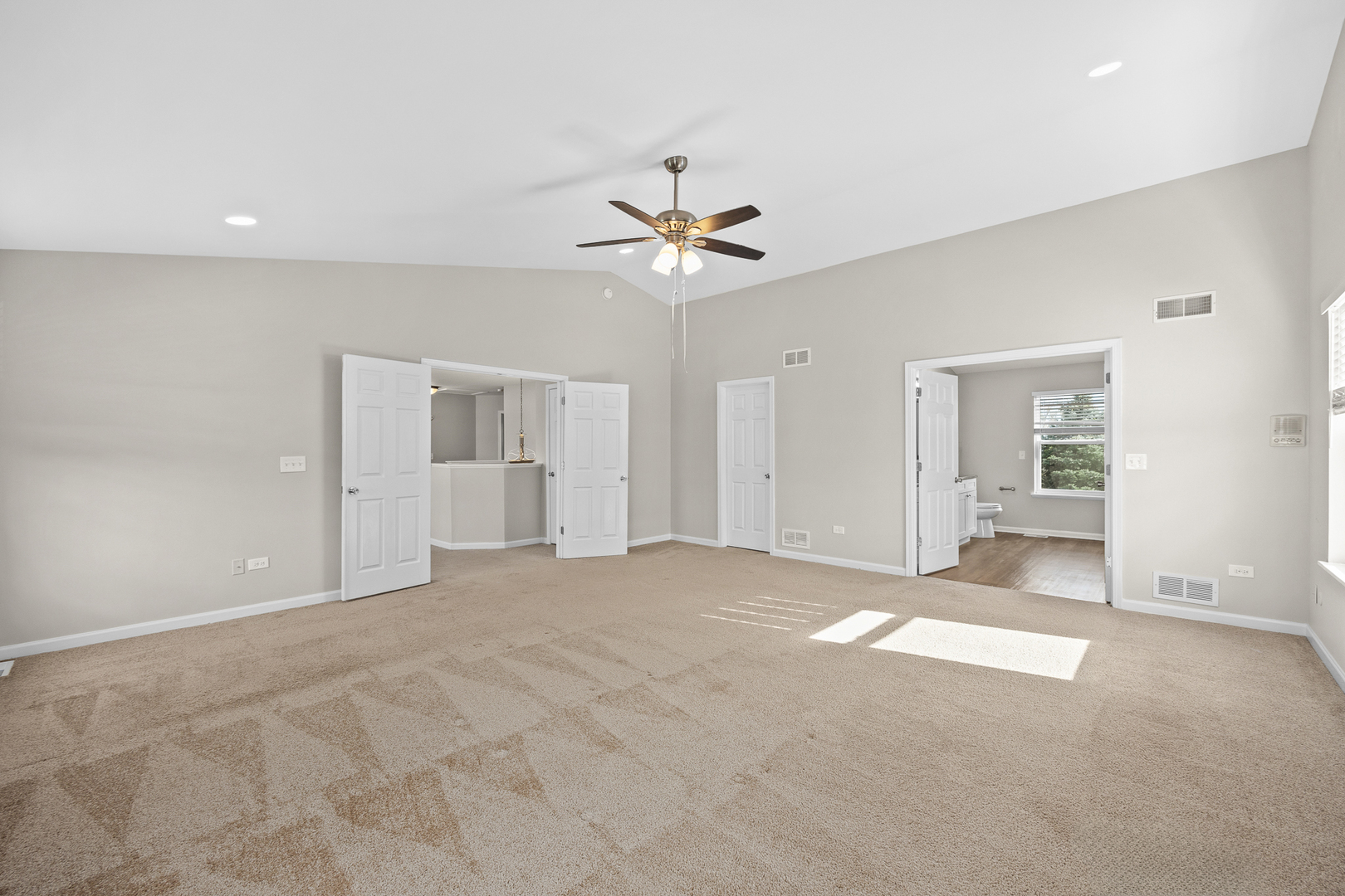 304 CLARIDGE Circle, Bolingbrook, IL 60440