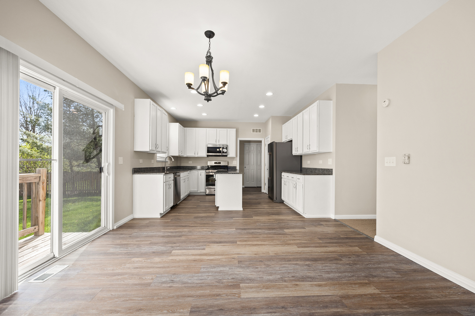 304 CLARIDGE Circle, Bolingbrook, IL 60440
