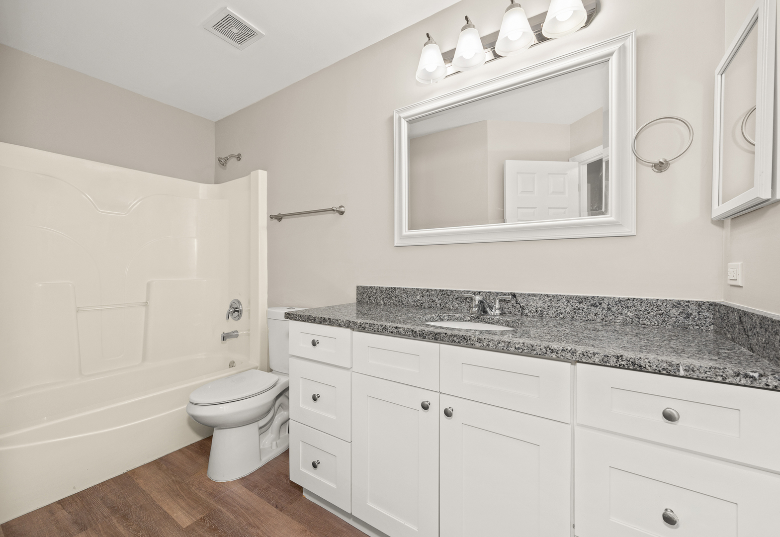 304 CLARIDGE Circle, Bolingbrook, IL 60440