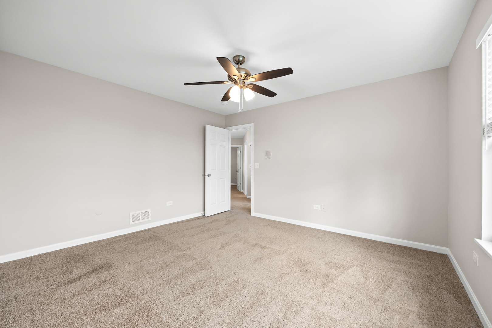 304 CLARIDGE Circle, Bolingbrook, IL 60440