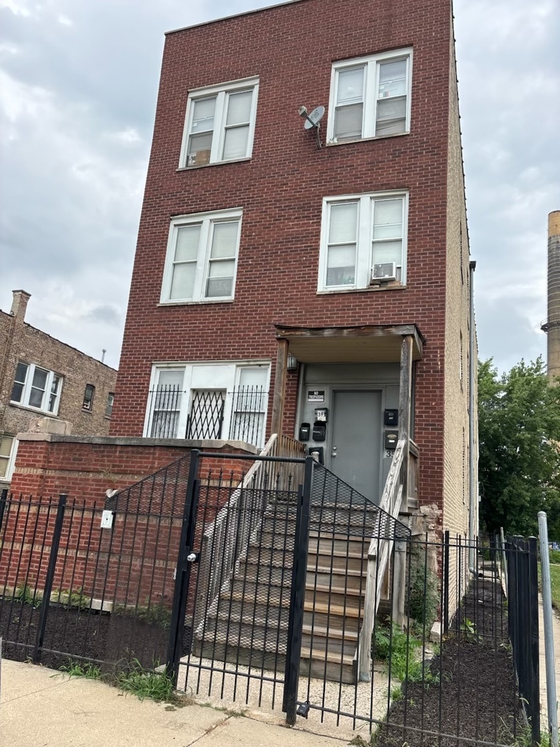3538 W Grenshaw Street, Chicago, IL 60624
