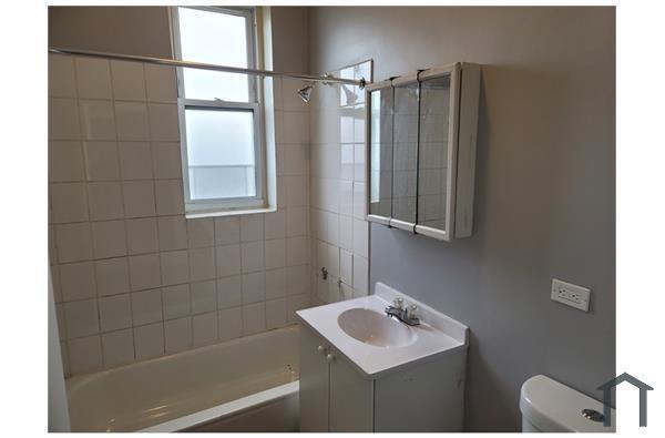 3538 W Grenshaw Street, Chicago, IL 60624