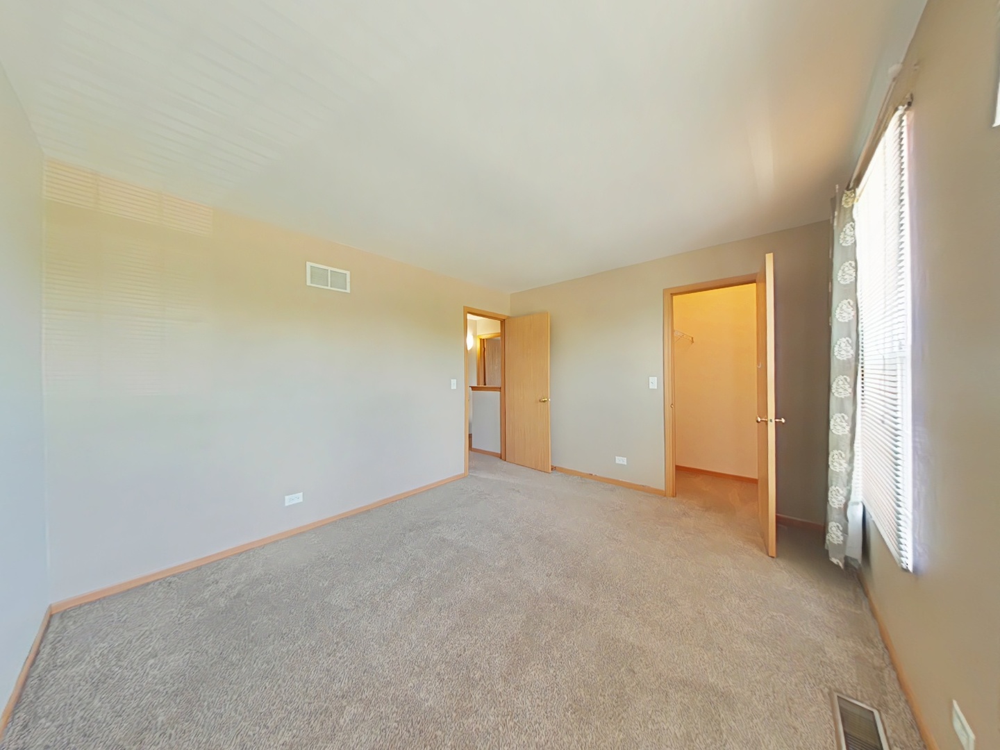 592 Four Seasons Boulevard, Aurora, IL 60504