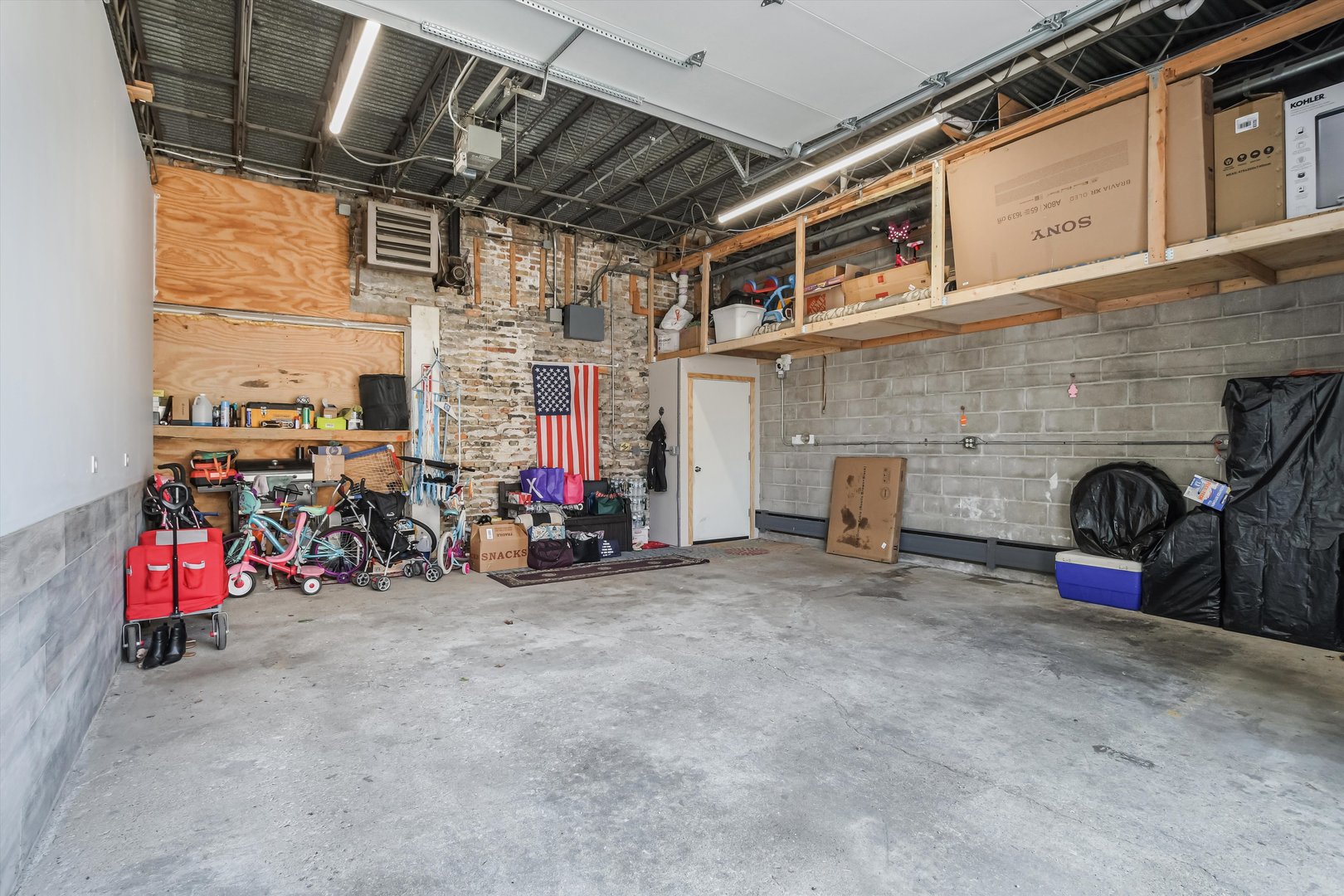 5481 N Northwest Highway, Chicago, IL 60630