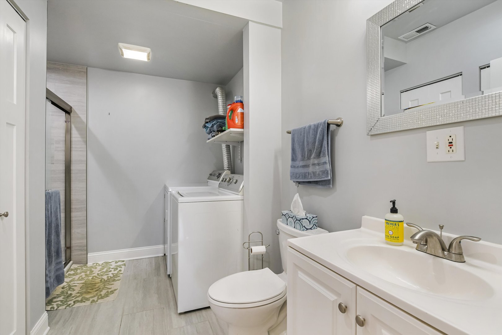 5481 N Northwest Highway, Chicago, IL 60630